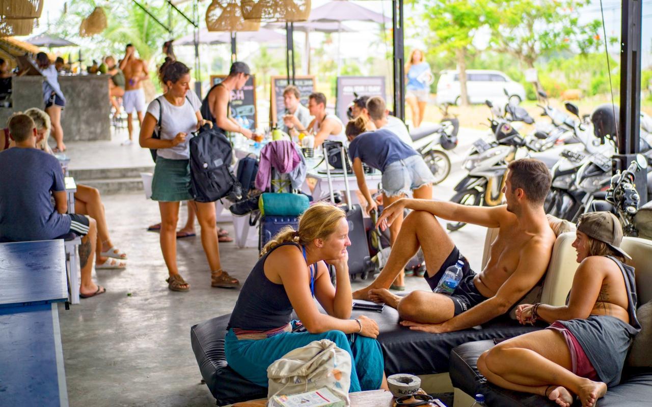 Canggu Beach Hostel Exterior photo